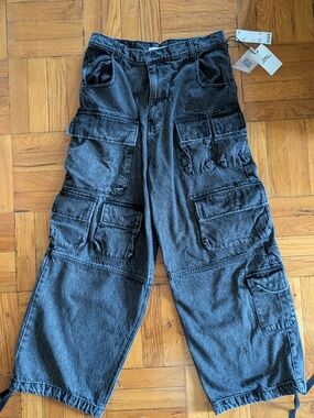 BDG Men's Black Relaxed Cargo Jeans with Multiple Pockets